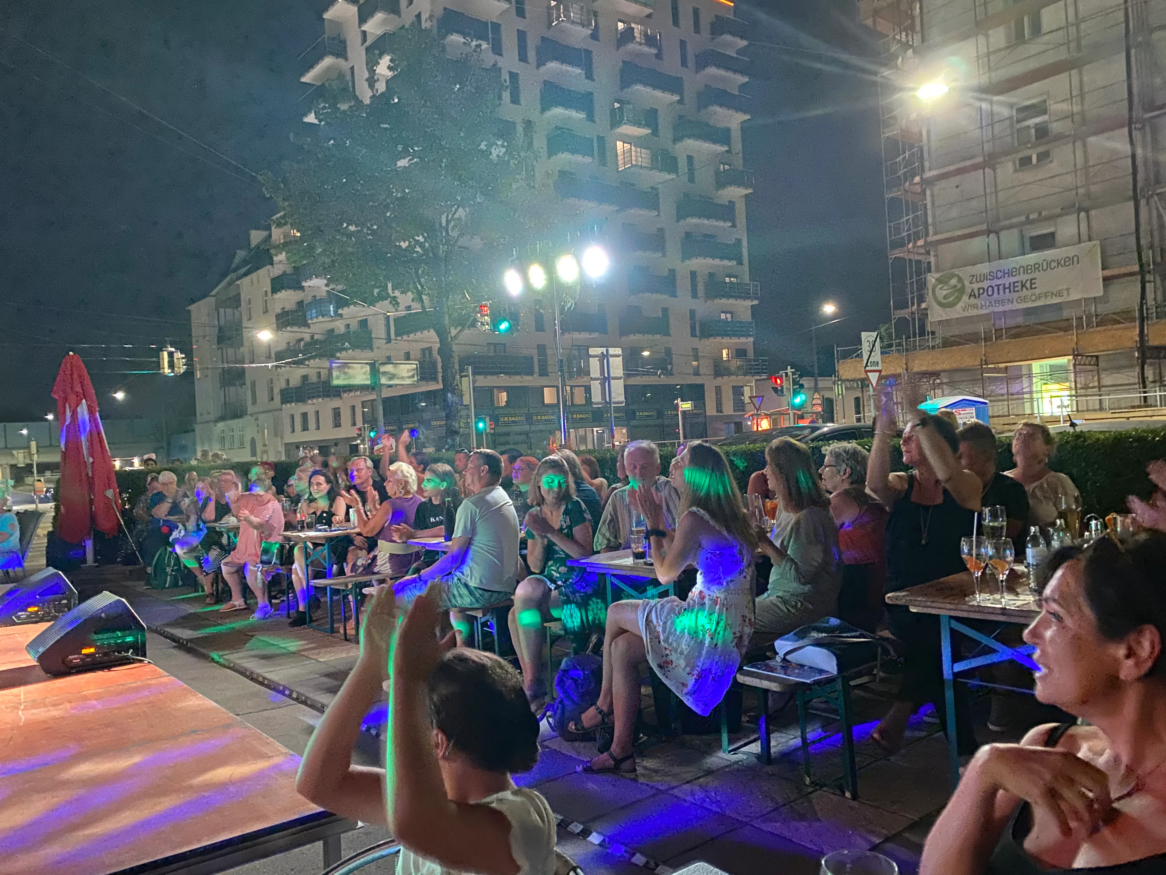Outdoor-Publikum bei Veranstaltung